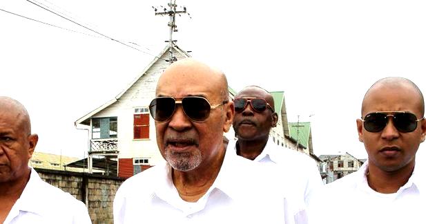 Interpol Plaatst Surinaamse Oud-president Desi Bouterse Op ...