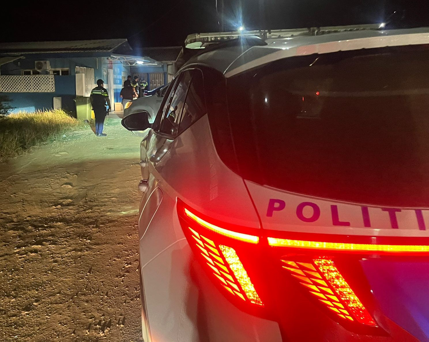 Politie houdt scooter aan; Venezolaans echtpaar verblijft illegaal op eiland
