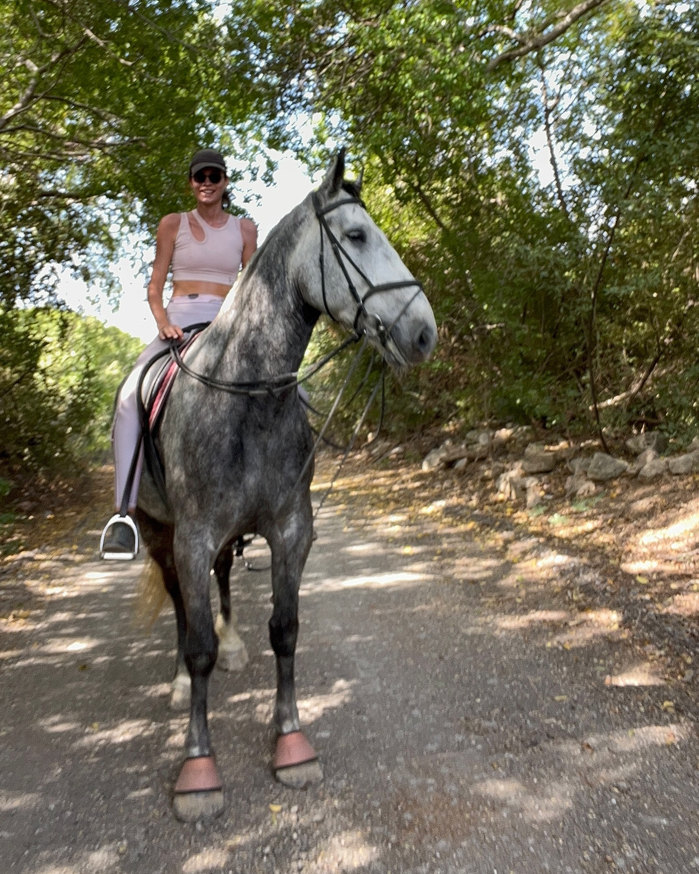 Ex-Miss raakt gewond bij ongeluk met paard