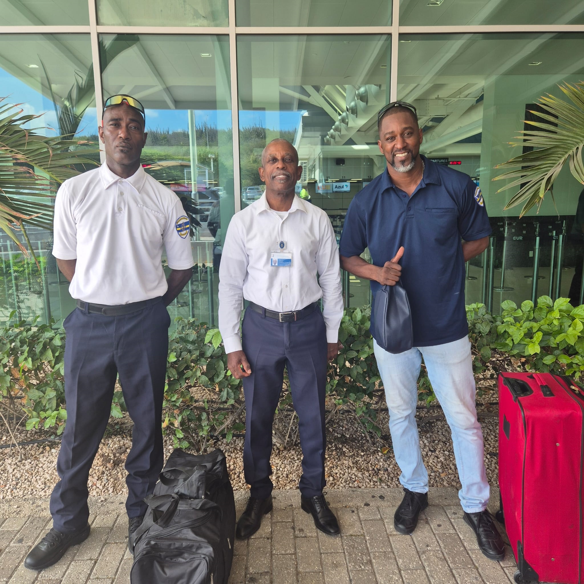 Twee medewerkers van SDKK bieden ondersteuning aan gevangenis op St. Maarten