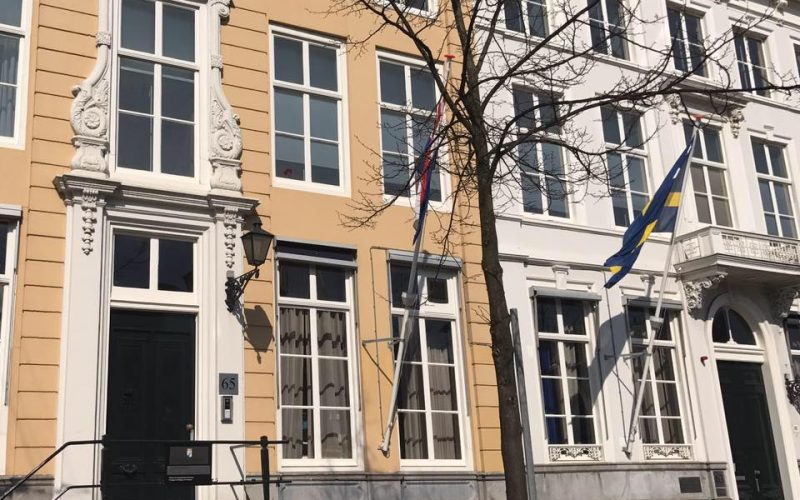 Curaçao moet bijbetalen aan Curaçaohuis-medewerker