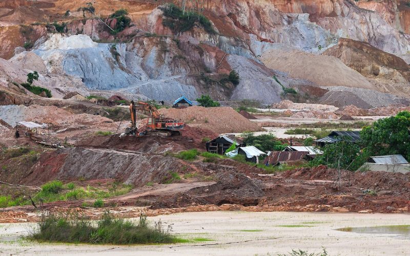 Toename van illegale goudmijnen in Suriname