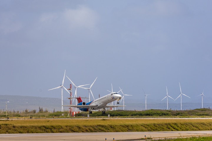 Inaugurele Vlucht van Z Air: Verbinding tussen Curaçao en St. Maarten
