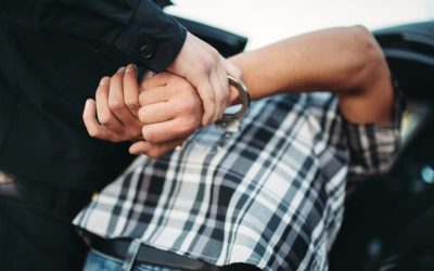 Politie arresteert man (43) in verband met relationeel geweld en mishandeling