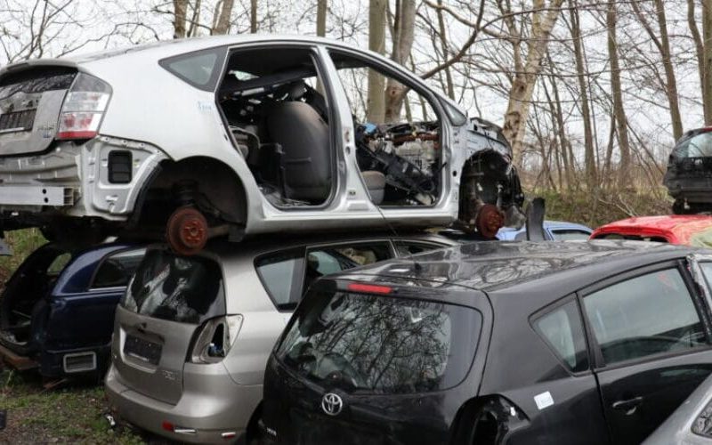 Voortgang in verwijdering autowrakken: Meer dan 670 voertuigen aangepakt