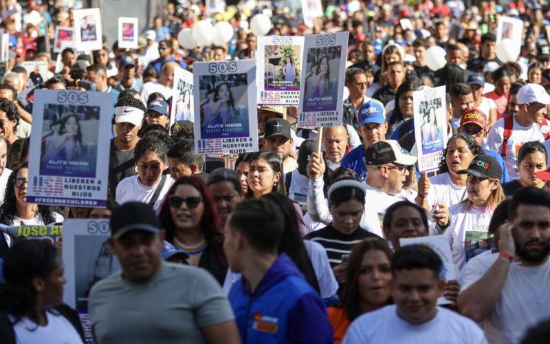 Demonstranten eisen dat Amerika kinderen laat terugkeren naar Venezuela