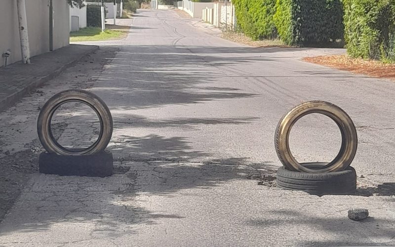 Bewoners Apollostraat zijn gaten in wegdek zat