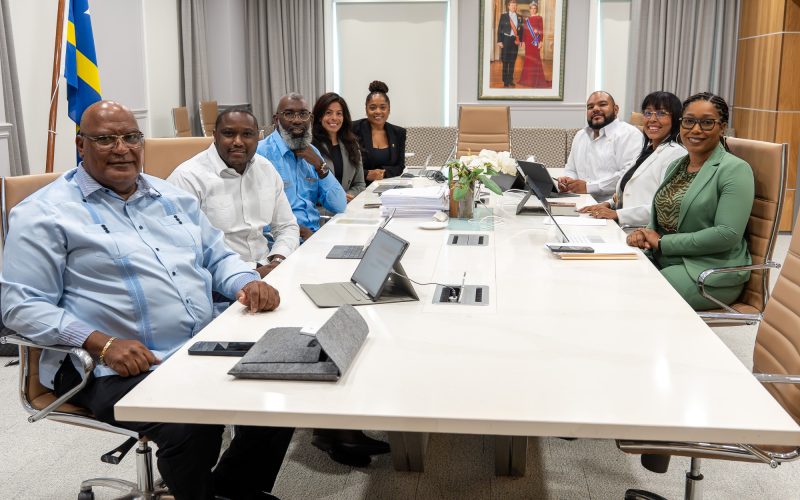 Eerste vergadering Curaçaose Raad van Ministers na reces