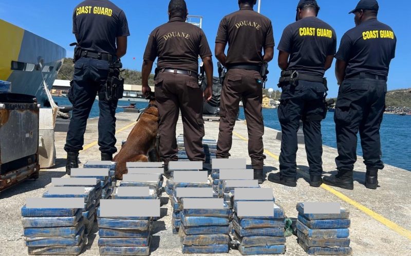 Kustwacht houdt boot aan met 230 kilo coke
