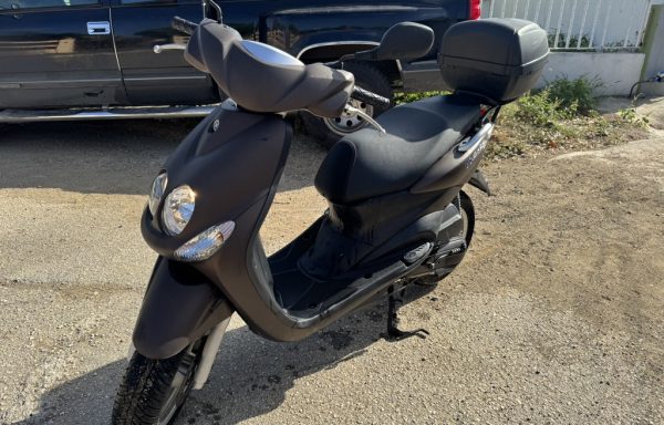 Jongeman (21) aangehouden in verband met diefstal van scooter