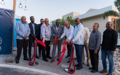 Minister Cooper opent nieuw luxe woonproject: La Vie Coral Estate