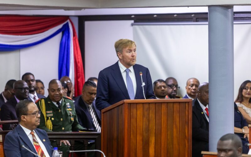 Koning krijgt in Suriname vergiffenis van nazaten van tot slaaf gemaakten