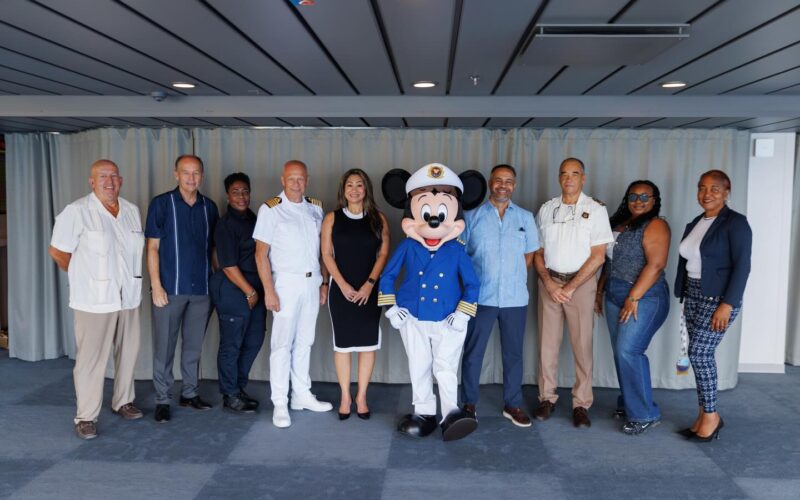 Eerste bezoek Disney Adventure aan Curaçao