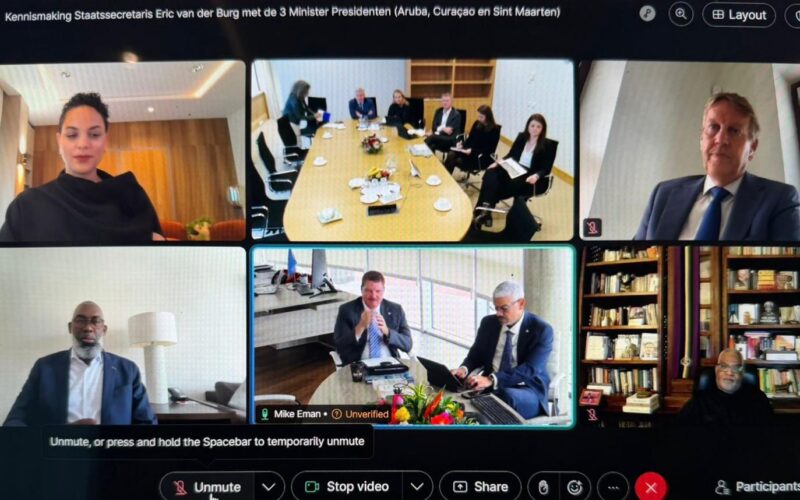 Premiers in gesprek met Van der Burg