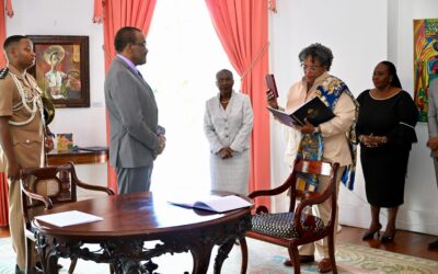 Pisas feliciteert premier Barbados met herverkiezing