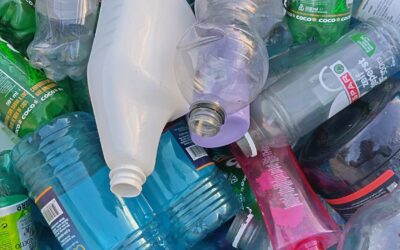 Recyclingcentra stoppen met gekleurde PET-flessen