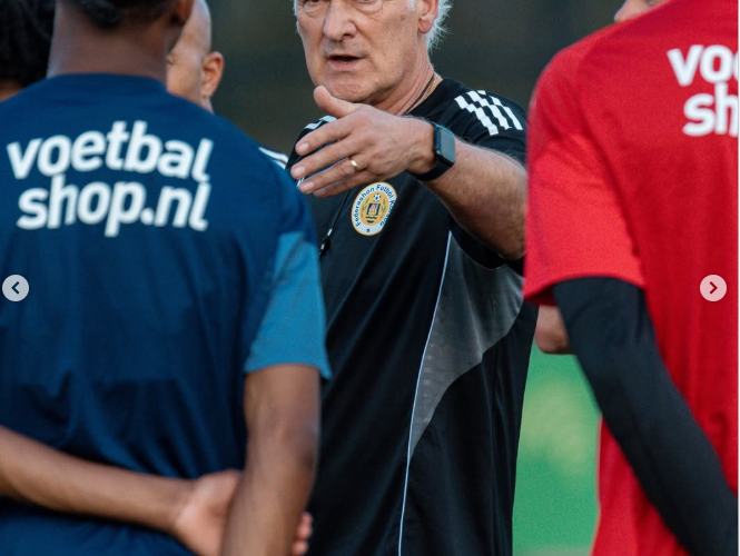 Rutten leidt eerste training met selectie