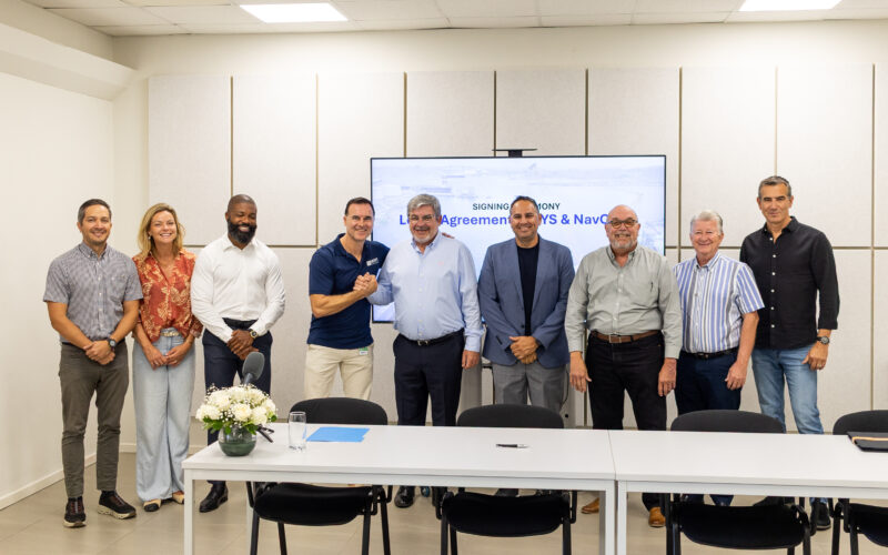 2BAYS en NAVCARIB tekenen deal voor maritieme werf in Emmastad