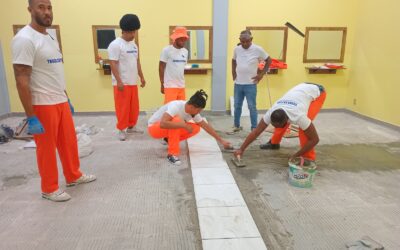 Zeven gedetineerden behalen certificaat tegelzetten