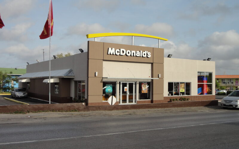 Inbraakgolf bij fastfoodrestaurants op Curaçao