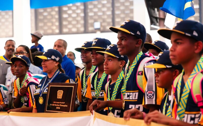 Feestelijke parade voor Little League-kampioenen