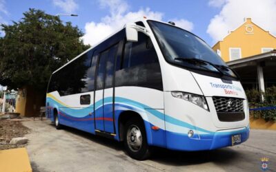 Bonaire verwelkomt eerste lijnbus voor openbaar vervoer