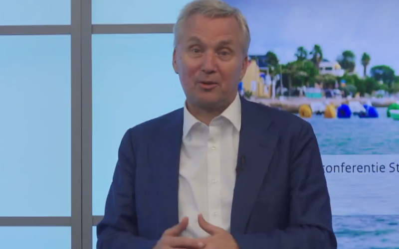 Van der Burg bekritiseert trage besluitvorming op Bonaire en bemoeienis politici